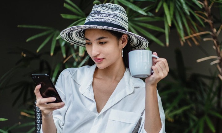 Cách tạo dáng 'quý cô thần thái'