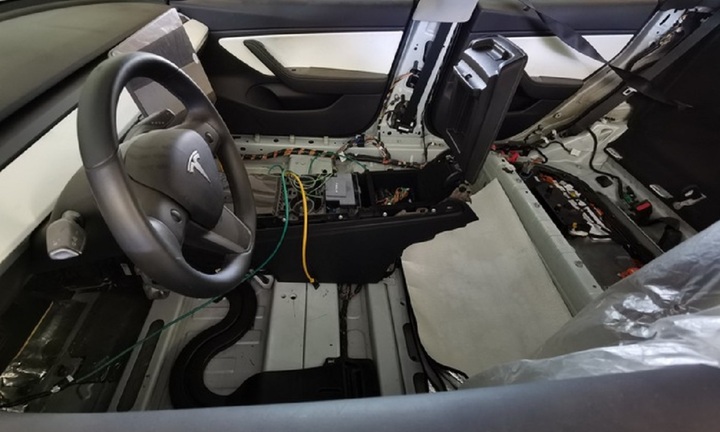 Vì sao nhiều người mua ô tô điện không kèm pin?