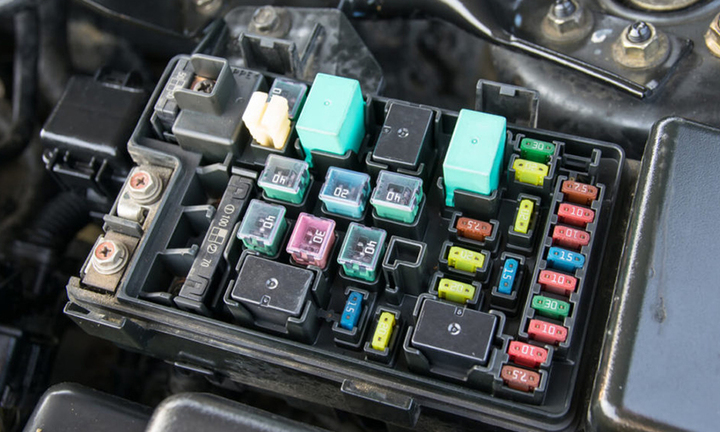 Kinh nghiệm tự sửa cầu chì cho ô tô