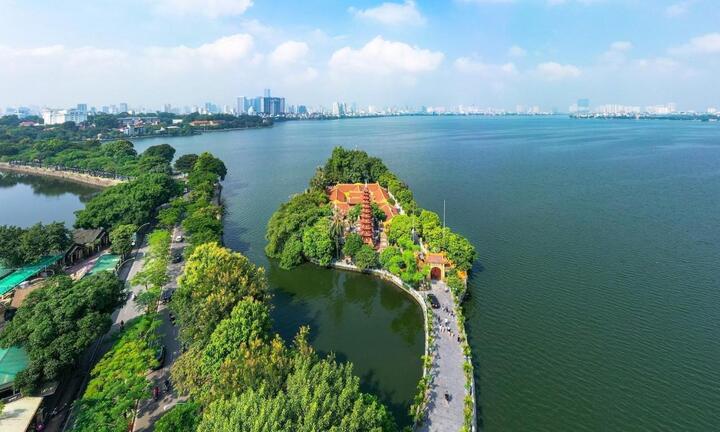 Hà Nội cho phép kinh doanh sân tập golf trên mặt nước Hồ Tây