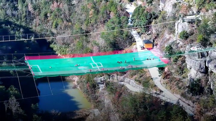  Độc đáo công viên giải trí treo ở độ cao 100m