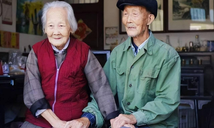 5 thói quen đơn giản của cặp vợ chồng sống thọ hơn 115 tuổi