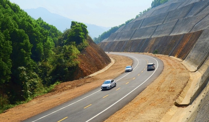 Thứ trưởng GTVT: Sắp mở rộng 5 tuyến cao tốc 2 làn xe