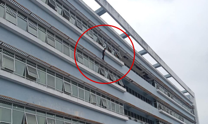 Ngăn bệnh nhân nhảy lầu, bảo vệ bệnh viện rơi từ tầng 7 chết thương tâm