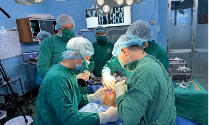 Chuyên gia quốc tế chia sẻ kinh nghiệm chấn thương chỉnh hình