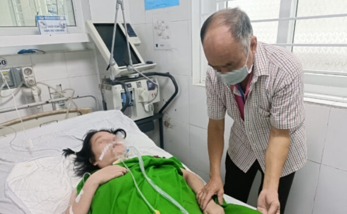 20 phút chạy đua cứu người phụ nữ ngừng tim trên đường đến bệnh viện