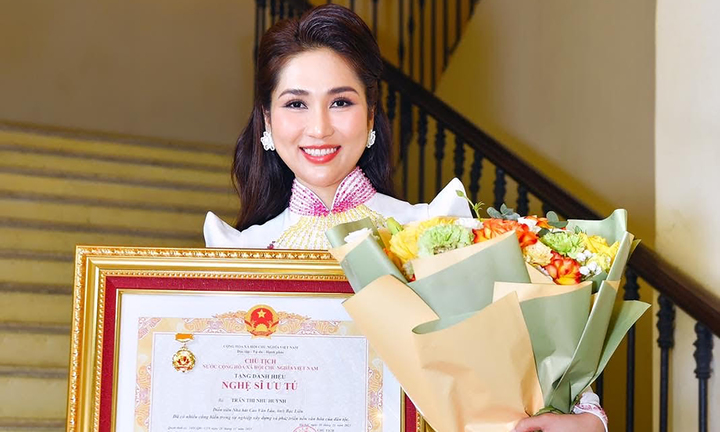 'Hoa hậu cải lương' Như Huỳnh: Tôi thức trắng đêm trước ngày nhận danh hiệu NSƯT