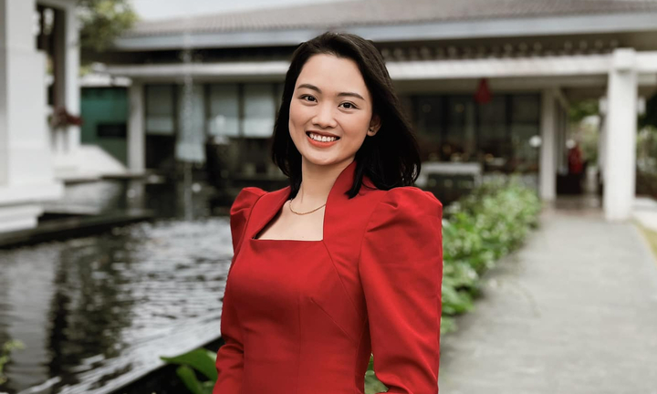 Nguyễn Thu Hoài: Hoa khôi bóng chuyền học kinh tế, mê dạy tiếng Anh