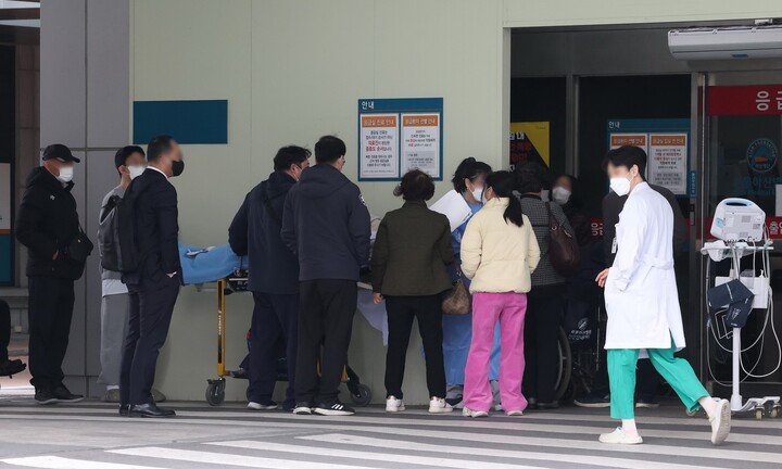 Tổng thống Hàn Quốc thúc giục nhanh chóng thực hiện cải cách y tế