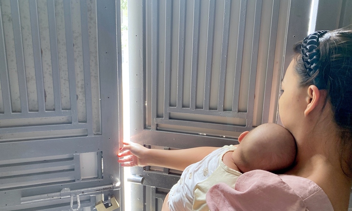 Ô nhiễm không khí ảnh hưởng đến các gia đình có con nhỏ thế nào?