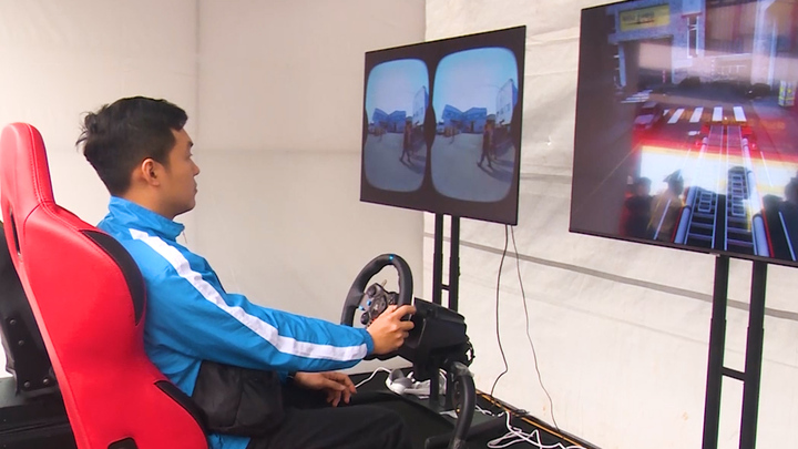 Người dân hào hứng trải nghiệm chữa cháy bằng công nghệ AI 