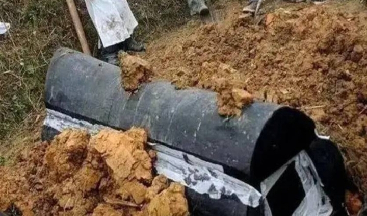 Thấy vòng tay của vợ quá cố, người đàn ông Trung Quốc phát hiện sự thật đau lòng