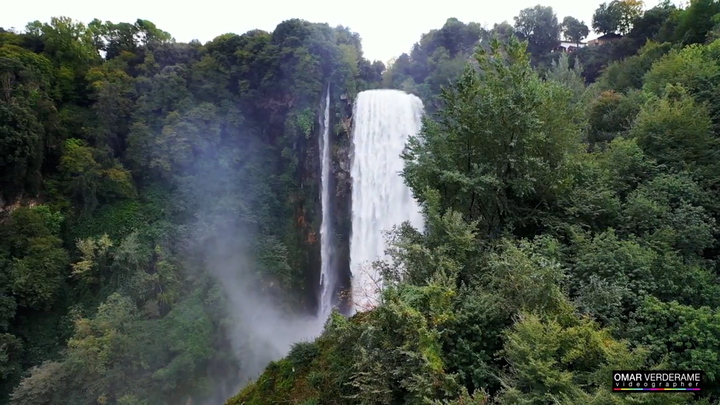 Ngắm thác nước nhân tạo 3 tầng cao nhất thế giới 