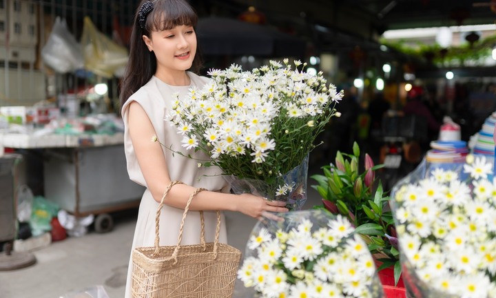 Vân Dung: 'Nói thật, tôi rất thích tiền'