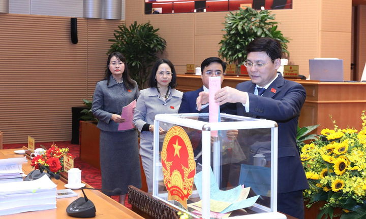 Bốn địa phương miễn nhiệm, luân chuyển công tác với cán bộ tín nhiệm thấp