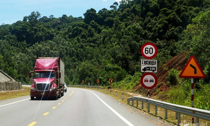 Bộ GTVT trả lời về kiến nghị mở rộng cao tốc 2 làn xe