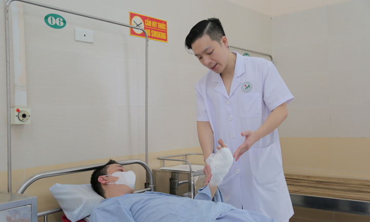 Bị điện giật khi sửa bình nóng lạnh, người đàn ông gặp biến chứng khó cứu