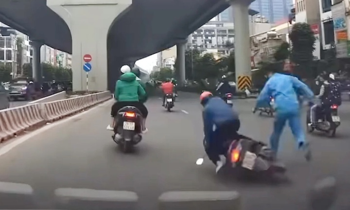 Người đi bộ qua đường gây tai nạn giao thông bị xử phạt ra sao?