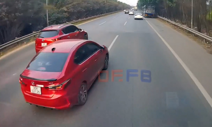 Hai ô tô chạy tốc độ cao, chèn ép nhau trên Đại Lộ Thăng Long