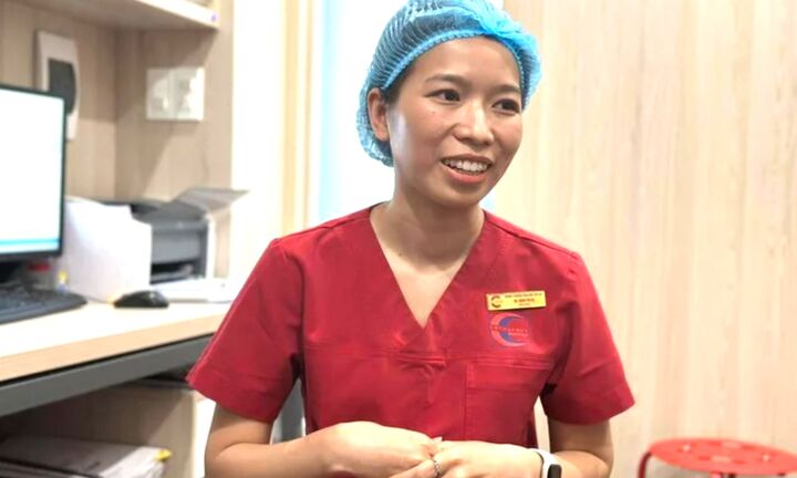 Đà Nẵng tặng giấy khen cho nữ điều dưỡng cứu du khách ngưng tim