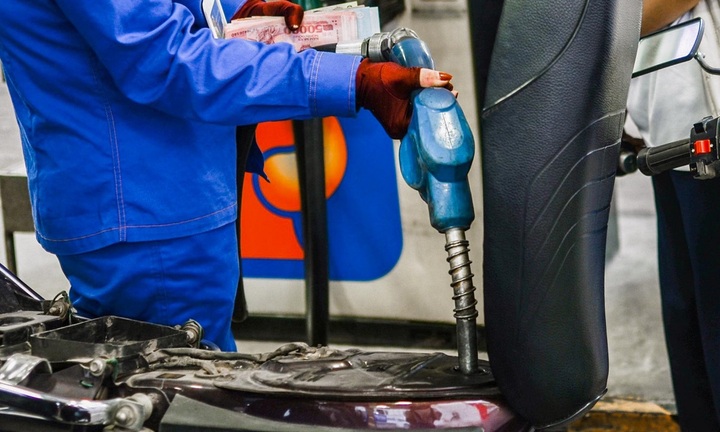 Chiều nay, giá xăng trong nước có thể tăng khoảng 600 đồng/lít