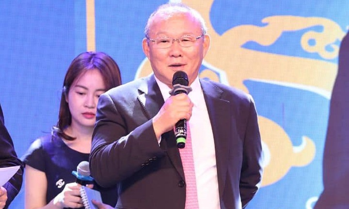 Cổ động viên tha thiết mời trở lại tuyển Việt Nam, HLV Park Hang Seo nói gì?