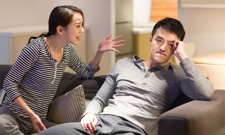 Em trai ăn bám bị vợ đuổi thẳng cổ, tôi bị mẹ mắng vì không bênh em