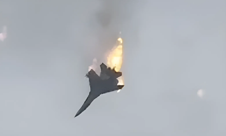 Chiến đấu cơ Su-27 Nga bị đồng đội bắn rơi ở Crimea