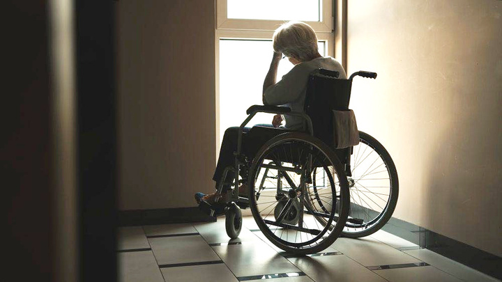 Có những người đẩy bố mẹ già vào viện dưỡng lão, lễ tết đón về 'trưng'