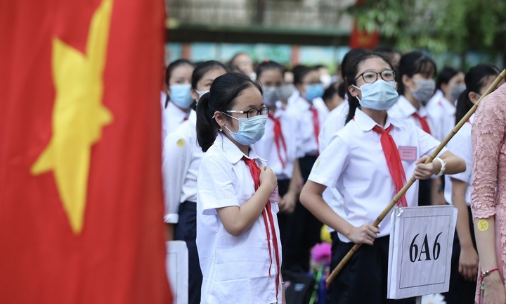 Dừng tuyển sinh lớp 6 trường THPT chuyên Hà Nội - Amsterdam