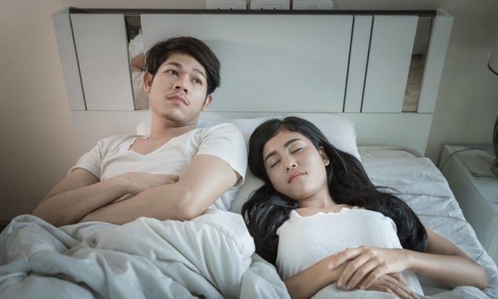 Khổ sở vì chồng hờ hững chuyện chăn gối