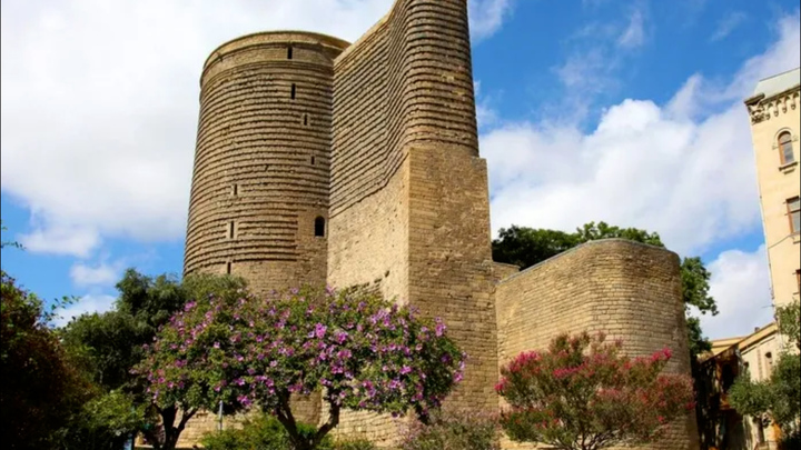 Kiến trúc kỳ lạ của tháp cổ 900 tuổi ở vùng Kavkaz