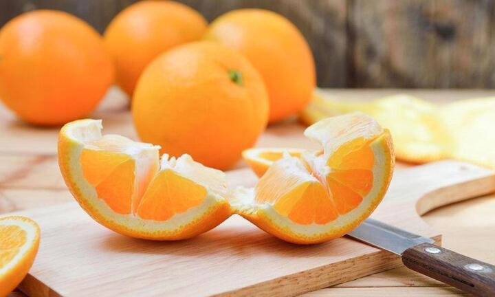 Nên ăn bao nhiêu quả cam một ngày?