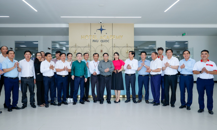 Thủ tướng Phạm Minh Chính đánh giá cao và đề nghị nhân rộng mô hình trường EHL
