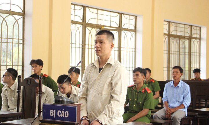 Dùng bình xịt hơi cay tấn công nữ nhân viên cắt tóc, người đàn ông lĩnh án