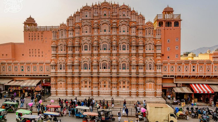 Cung điện gió gần 1.000 cửa sổ làm mát như điều hòa 