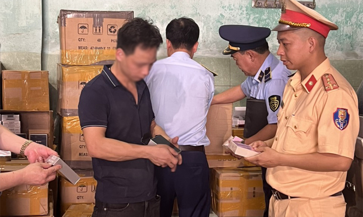 Phát hiện hơn 1.000 lọ nước hoa nghi giả nhãn hiệu nổi tiếng tại Bắc Giang