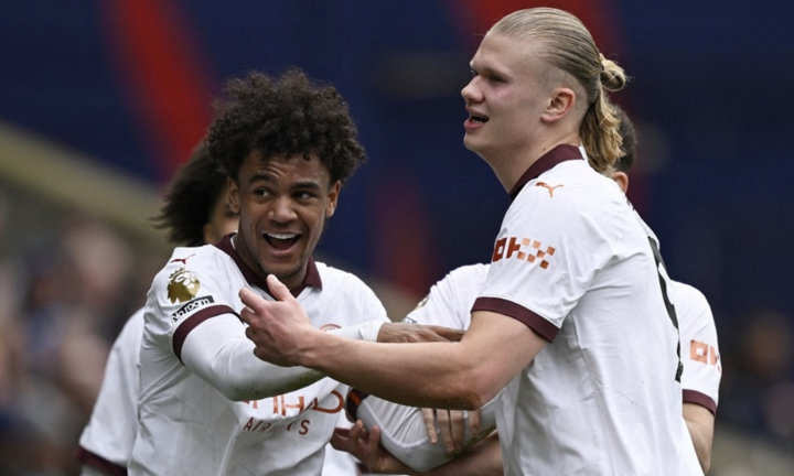 Trực tiếp bóng đá Crystal Palace 2-4 Man City: De Bruyne lập cú đúp