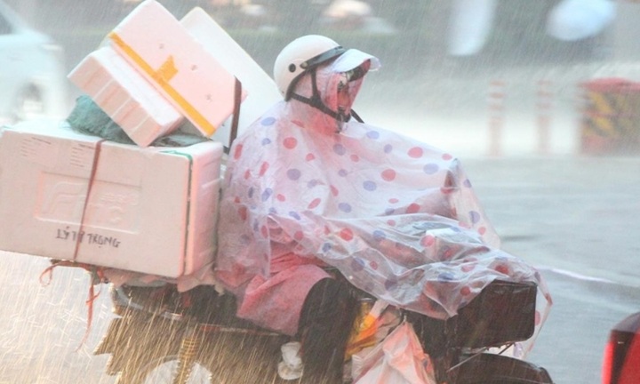 Dự báo thời tiết ngày 8/4: Bắc Bộ mưa rào rải rác, Nam Bộ nắng nóng