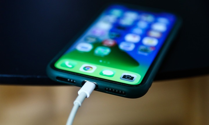 Sạc nhanh iPhone gây ra tác dụng phụ?