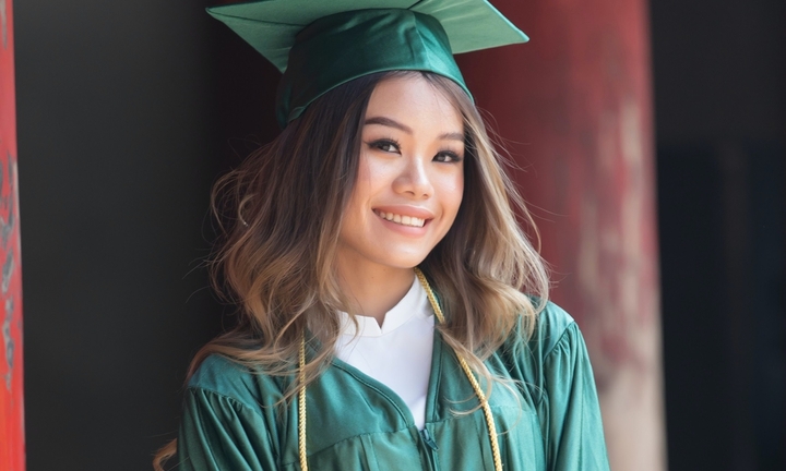 Người lao công ăn bánh mì trên phố 'giúp' nữ sinh Hà Nội vào đại học top đầu Mỹ