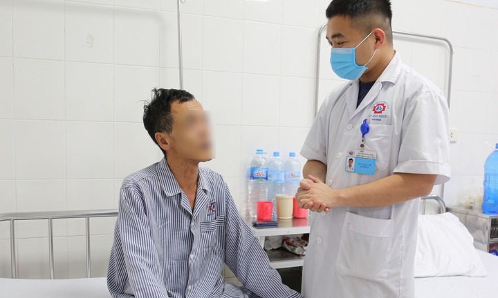 Người đàn ông có bàng quang to gấp 6 lần người thường