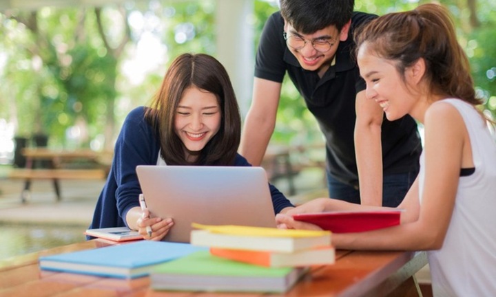 Bằng đại học vừa học vừa làm có bị đánh giá thấp?