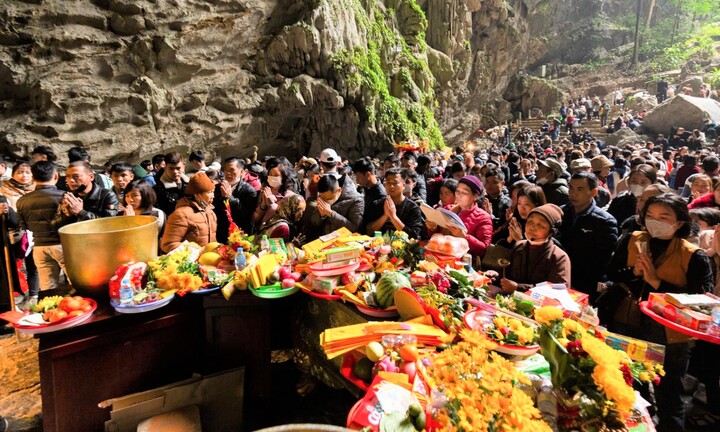 Kinh nghiệm đi chùa Hương đầy đủ và chi tiết