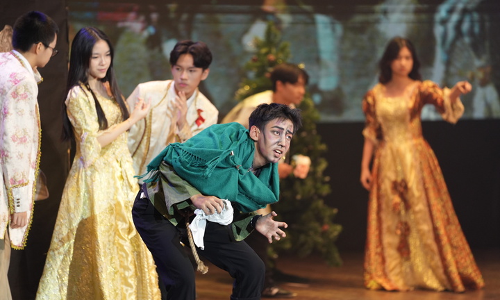 Học sinh Hà Nội chinh phục khán giả với vở nhạc kịch bằng tiếng Anh