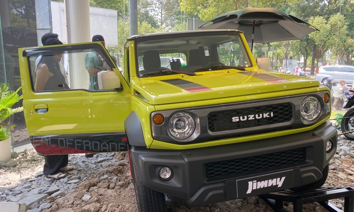 Mẫu xe địa hình độc đáo Suzuki Jimny giá từ 789 triệu đồng