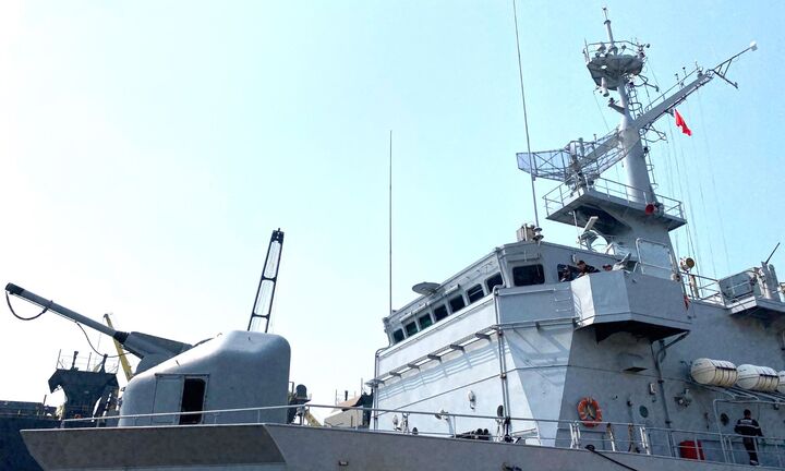 Hình ảnh tuần dương hạm Vendemiaire Pháp ở Cảng Đà Nẵng