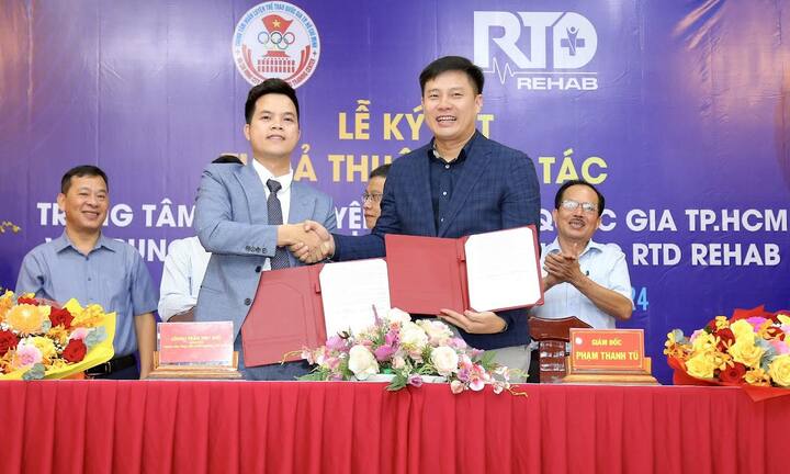 Trung tâm HLTTQG TP.HCM hợp tác với bác sỹ của đội tuyển Việt Nam