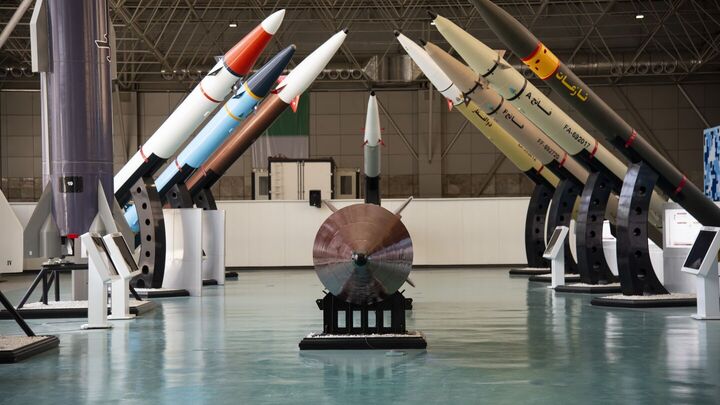 Tại sao tên lửa Iran không cần đến GPS vẫn có thể tấn công Israel?