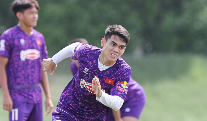 HLV Hoàng Anh Tuấn tăng gấp đôi thời lượng tập luyện cho U23 Việt Nam